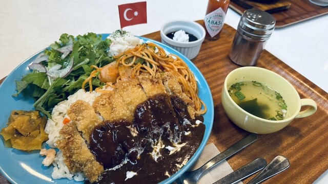 山形・カフェ&ブラッスリー NEW SAINT TROPEZ の魅力と口コミ