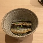 すし処 睦月 - 伊勢湾の鰯小丼、山椒の実