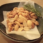 Bar 余白 - 燻製ミックスナッツ