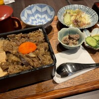 焼肉 きたん 法善寺 - やわらかすき焼きのお重