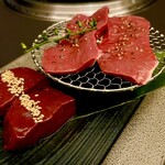 煌 焼肉 - 黒毛和牛のレバーとハツ