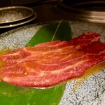 煌 焼肉 - ほほ肉の味噌タレ焼き