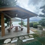 ドライブイン よしだ - 湖が見える席からみた風景