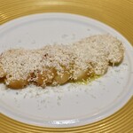 ファイ - 白桃のカルパッチョ風 ゴルゴンゾーラチーズかけ