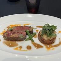 ラ ターブル ドゥ ジョエル・ロブション - メインの肉料理　子羊のロースト、トマトと茄子のコンポート