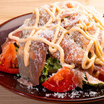 生ハムをのせたのシーザーサラダ