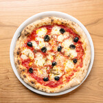 ロマーナ（アンチョビ、オレガノ、トマトソース、モッツァレラ）