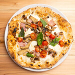 モンテ（モッツァレラ、イタリア産ハム、キノコ、プチトマト）