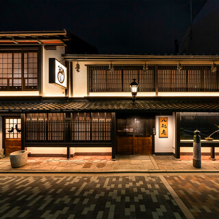 昭和45年(1970年)創業。京都の名高い鳥料理専門店