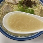 博多ラーメンしばらく - 堪らん美味い塩豚骨スープ