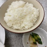 博多ラーメンしばらく - ごはん　漬物付き