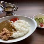 喫茶わかば - カレー850円。唐揚げトッピングで150円追加。