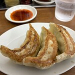 麺処 暁商店 - 餃子は通常の2倍の大きさですよ