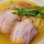 中華そば うえまち - 透明感エグい