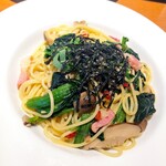 モダンパスタ - きのことほうれん草 599円