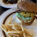 オールドニューダイナー - ベーコンチーズバーガー