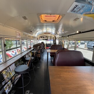 エアストリーム型のお洒落な店内■貸切は30名様程度まで歓迎♪