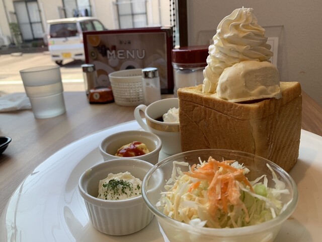 Arisu Cafe &amp; Bar photo 2