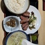 牛たん炭焼き 利久 中央通り店 - 