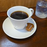 キッチン ブルー グローブ - ホットコーヒーのアップ