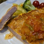 キッチン ブルー グローブ - 豚ロースピカタの断面