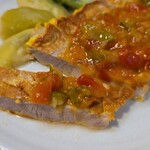 キッチン ブルー グローブ - ピクルスの酸味とトマトのサッパリ感が良いですね