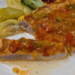 キッチン ブルー グローブ - その後もソースをタップリ乗せて