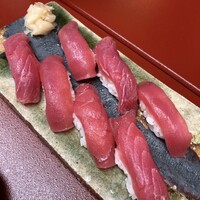 すし処 やま幸 - まぐろの握り（これも旨い）