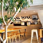 Alison Cafe - 店内光景。