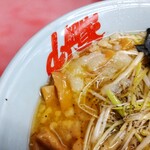 山岡家 - 今回は胡椒も振る