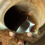 いからし - サザエの壺焼きの美味しさはこのスープに凝縮されていると思う。殻が巻いているのでクルクル回して最後まで出す。これをおちょこでチビチビしながら飲むのも良いかも^_^