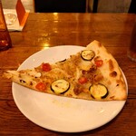 HAVE A GOOD SLICE - 豚バラとズッキーニのマヨピザ