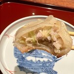 KOBAYASHI - 餡は豚肉と白菜、キャベツのみ 