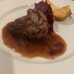 オドーリ・キッチン - 国産牛ヒレ肉の炭火焼き100g 4,000円