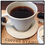 クレオール・コーヒースタンド - (￣Д￣)ﾉ寝起きの1杯。僕はBの酸味の効いた濃い目が鉄板。お客が地元過ぎて知り合いまみれwww