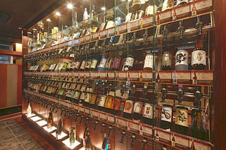 Kyuushuu Umaimonto Shouchuu Imozou - [圧巻の焼酎セラー] 当店のコースは、セラーの焼酎80種すべて飲み放題です