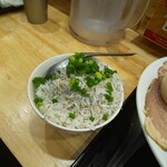 Oysstey - しらす丼