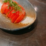 焼鳥と蕎麦 源治 - 冷やしトマト