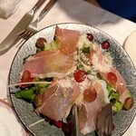 アントニオ デル ポライオーロ - （生ハムと旬のフルーツ）フルーツ小さい