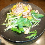 宮崎地鶏炭火焼 車 - 地頭鶏燻製のサラダ