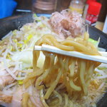 ジャンク屋 哲 - 二郎インスパイア系極太麺