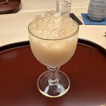 徳ㇵ本也 - 山梨の春日居の桃のシャーベット　白ワインゼリー