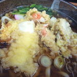 お福さんのひっぱりうどん - 海鮮天うどん￥１２８０　イカ、カニ、ホタテ