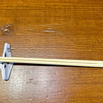 らぁめん 信 - 上手に折れるとカッコイイ箸置きが出来上がります