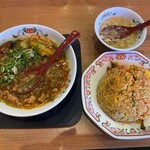 餃子の王将 - 麻婆茄子ラーメン＆キムチ炒飯