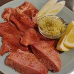 炭火焼肉ホルモン 笑う門には肉来る - 