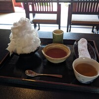 葉山 日影茶屋 - トレーにのせて1人分ずつ運ばれてきます