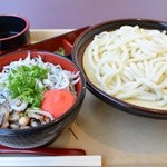 伊吹や製麺 - しらす明太丼セット 850円。