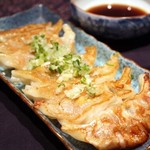 居・食・酒 ちんまーやー - 定番人気の「アグ～の餃子」