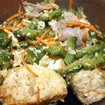 居・食・酒 ちんまーやー - 暑い夏はゴーヤーチャンプルーでビタミン補給！